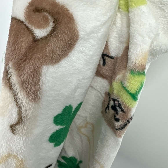 St Patrick' s Day Oversized Throw Blanket Dogs Shamrocks, Bones 50” X 70” - Picture 3 of 6